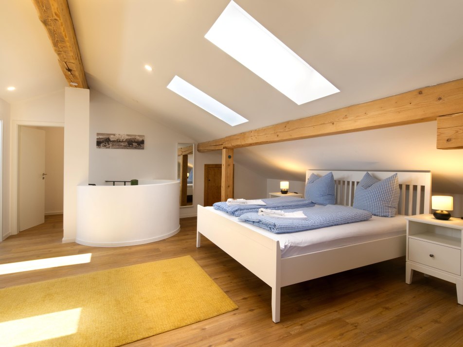 Schlafzimmer 1