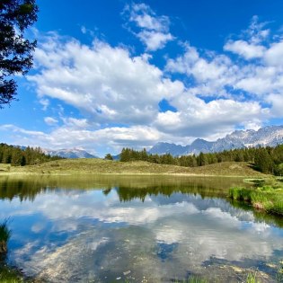 Wildensee im Kranzberggebiet mit Karwendel im Hintergrund