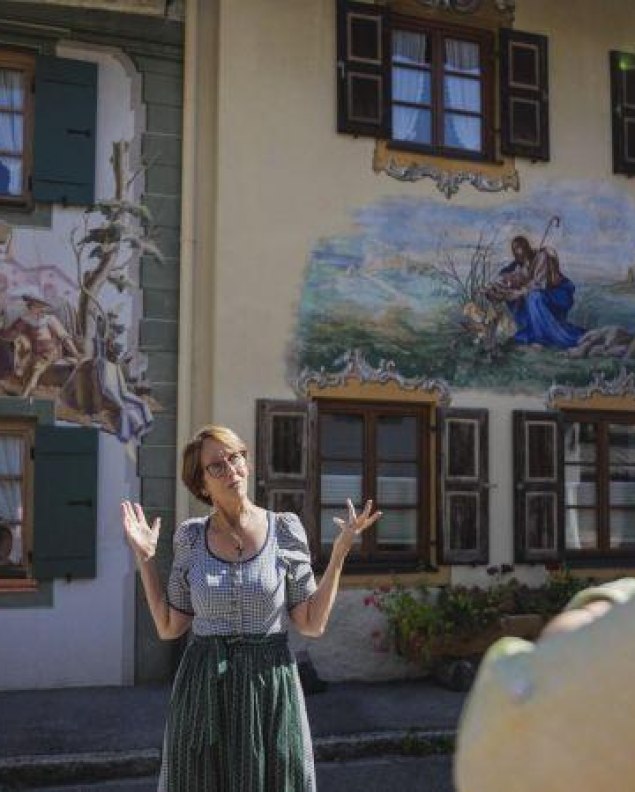 Themenführung Lüftlmalerei mit Regine Ronge, © Alpenwelt Karwendel / Wolfgang Ehn