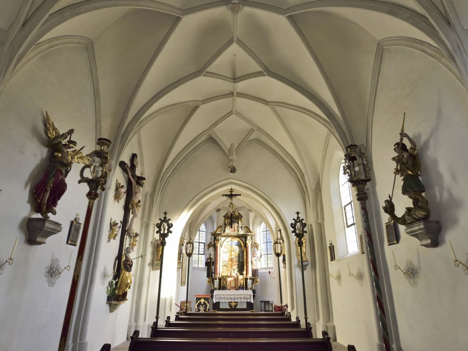 Sankt Nikolaus Kirche/Flößerkirche Mittenwald am Friedhof, © Alpenwelt Karwendel |Stefan Eisend