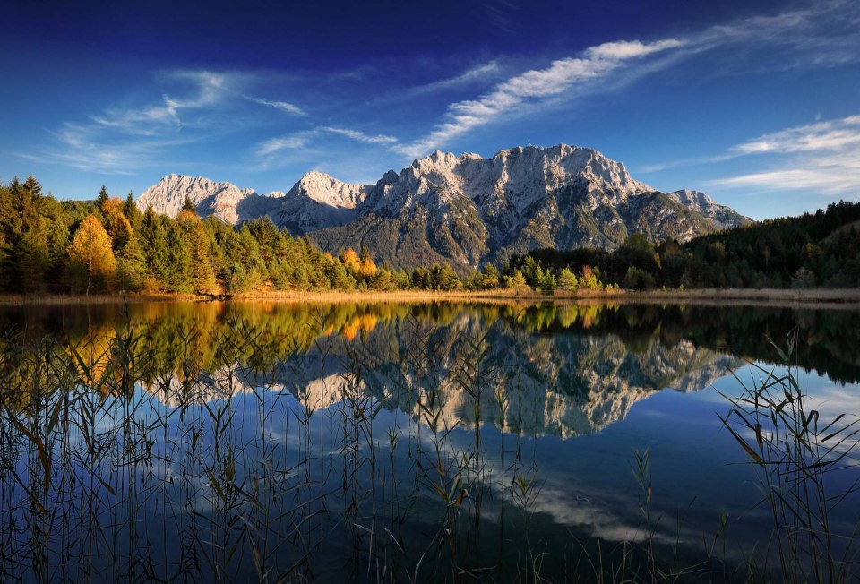 Blick vom Luttensee in der Nähe von Mittenwald auf das Karwendelmassiv, © Alpenwelt Karwendel | Rudolf Pohmann 