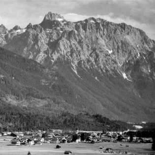 Blick über Krün auf das Karwendelgebirge , © Alpenwelt Karwendel | Reindl Franz-Paul