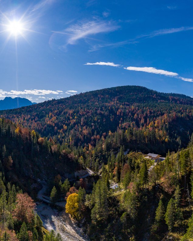 Finzalm mit Blick zum Karwendel, © Alpenwelt Karwendel/ Kriner & Weiermann, Martin Kriner u. Christian Weiermann