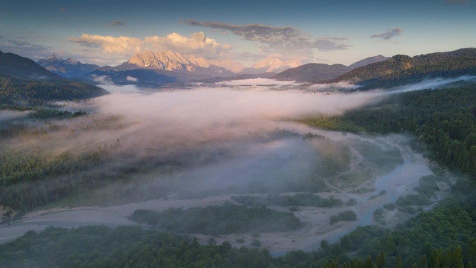 Aussicht auf den Wildfluss Isar in der Alpenwelt Karwendel, © Alpenwelt Karwendel | Maximilian Ziegler