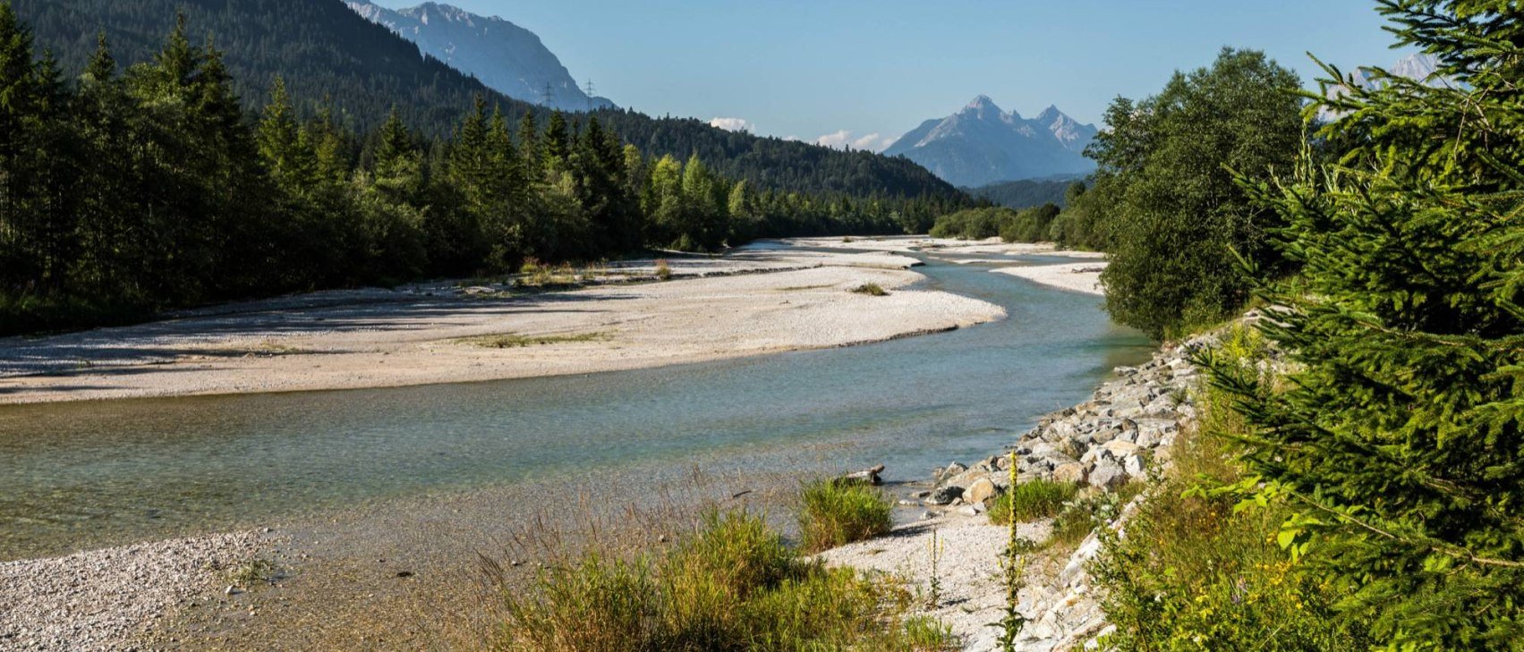 Isarsteg in Wallgau im Sommer, © Alpenwelt Karwendel | Zugspitz Region GmbH | Erika Sprengler, Erika Spengler / ulligunde.com