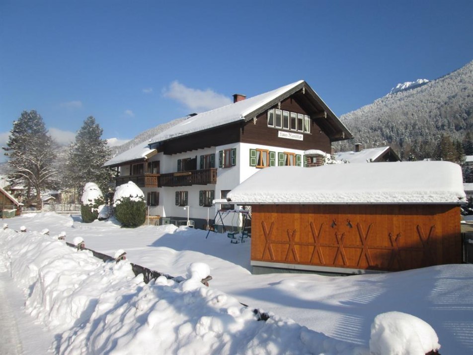 Gästehaus im Winter