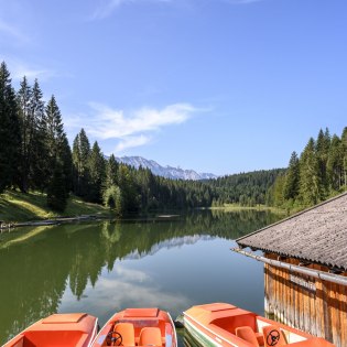 Tretboote am Grubsee, © Alpenwelt Karwendel | Gregor Lengler