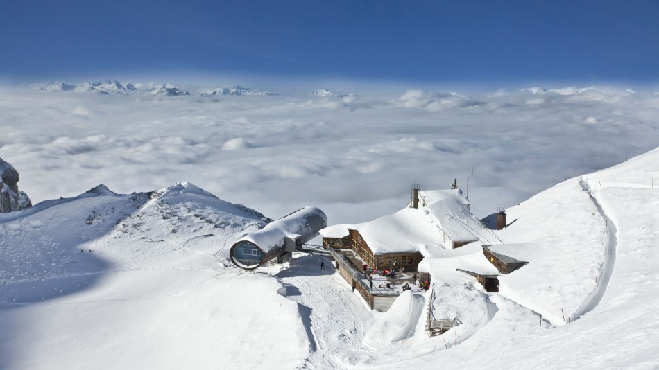 Berggaststätte im Winter, © Artur Cupak