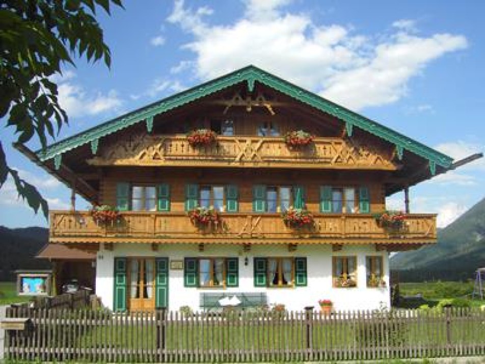 Haus Berwein im Sommer