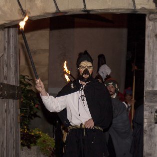 Jeden Abend wird das Pestfeuer entzündet, © Alpenwelt Karwendel | Hubert Hornsteiner