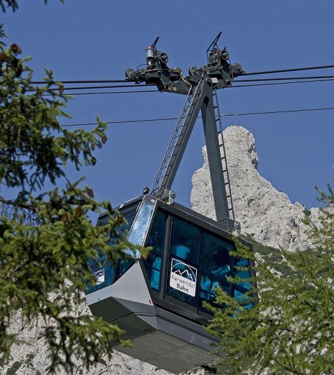 Gondola arrival of the Karwendelbahn in Mittenwald - cable car from the Isar to the Karwendel , © Alpenwelt Karwendel | Hubert Hornsteiner Gondola arrival of the Karwendelbahn in Mittenwald - cable car from the Isar to the Karwendel , © Alpenwelt Karwendel | Hubert Hornsteiner