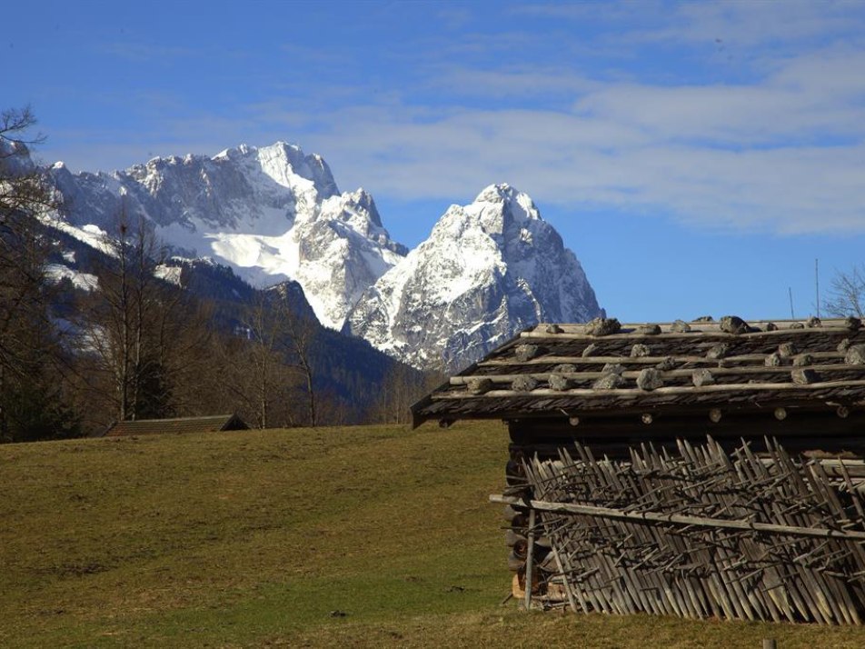 Das Zugspitzmassiv im Winterkleid