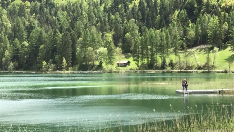 Der idyllische Steg am Lautersee, © Alpenwelt Karwendel | Andrea Schmölzer