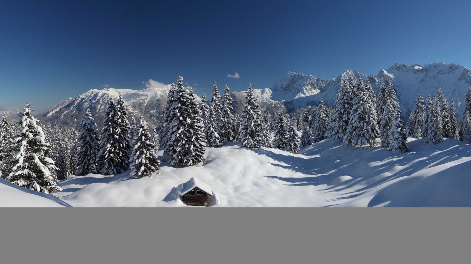 Winterliche Buckelwiesen mit Schnee aufgenommen am Kranzberg bei Mittenwald, © Alpenwelt Karwendel | Rudolf Pohmann Winterliche Buckelwiesen mit Schnee aufgenommen am Kranzberg bei Mittenwald, © Alpenwelt Karwendel | Rudolf Pohmann