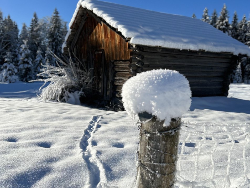 Stadl in der Winterlandschaft