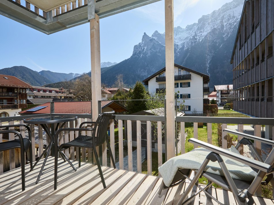Balkon mit Blick auf den Karwendel