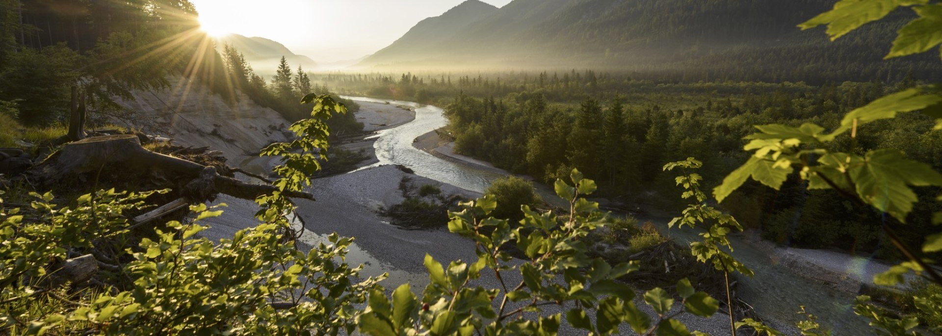 Sunrise on the Isar near Wallgau, © Alpenwelt Karwendel | Wolfgang Ehn