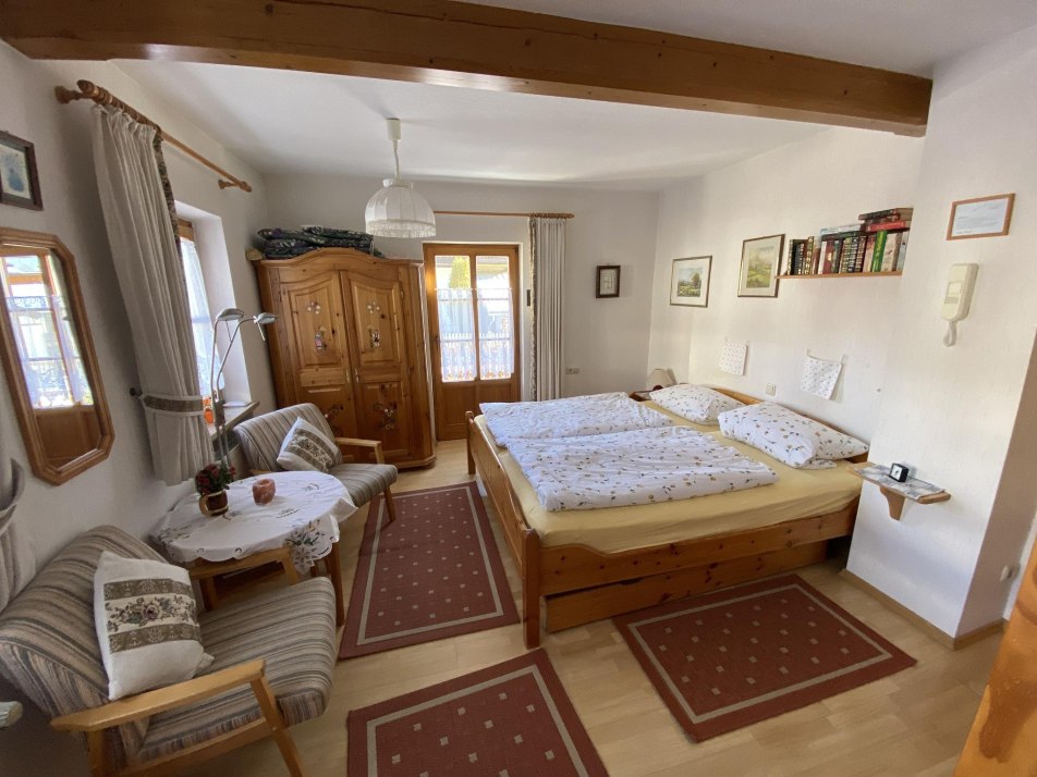 Appartement Karwendel Wohn-Schlafraum