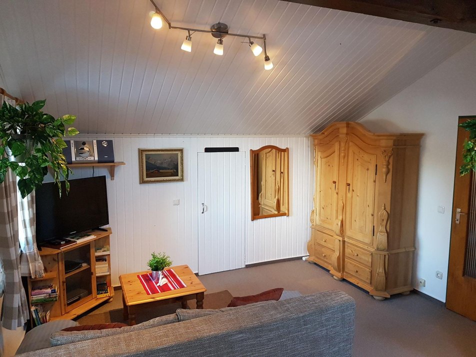 Ferienwohnung-Mittenwald-Karwendelherzen-Wohnraum