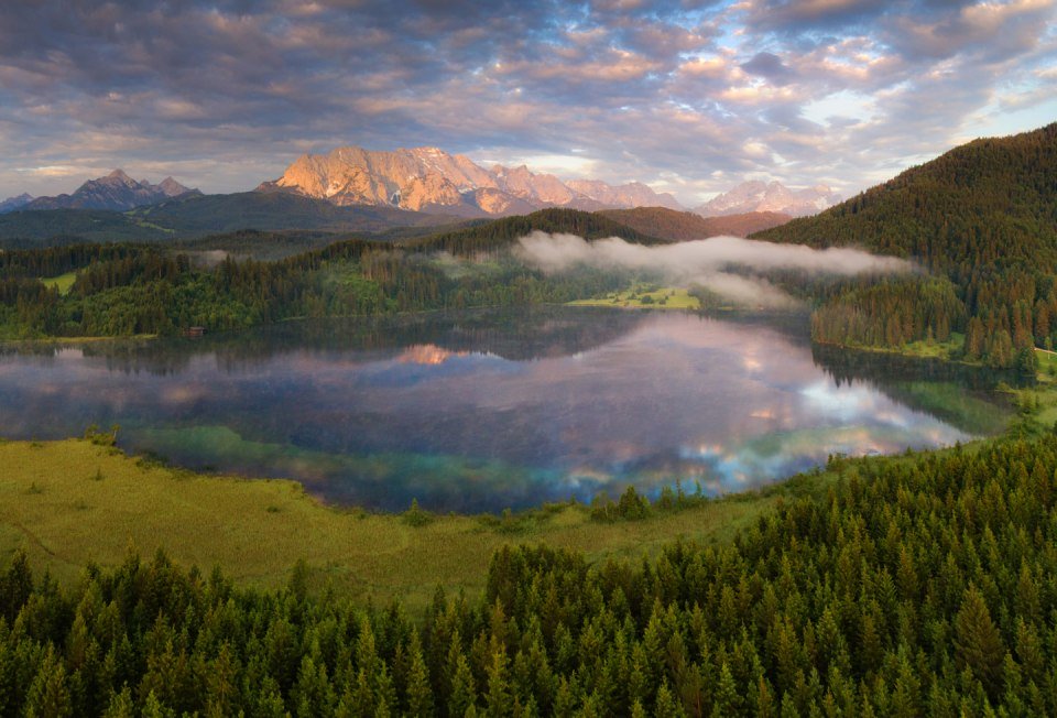One of the most beautiful bathing lakes in Bavaria - the Barmsee near Krün, © Alpenwelt Karwendel | Maximilian Ziegler