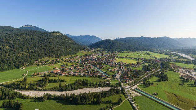 Wallgau mit Isar, Finz und Isarkanal - Urlaub in Oberbayern, © Alpenwelt Karwendel | Wolfgang Ehn