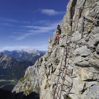 Airy experiences on the via ferrata at the Karwendel, © Alpenwelt Karwendel | Wolfgang Ehn