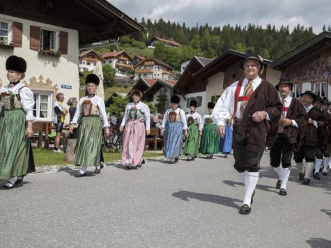 Fronleichnam Festgottesdienst mit anschl. Prozession, © Alpenwelt Karwendel | Hubert Hornsteiner