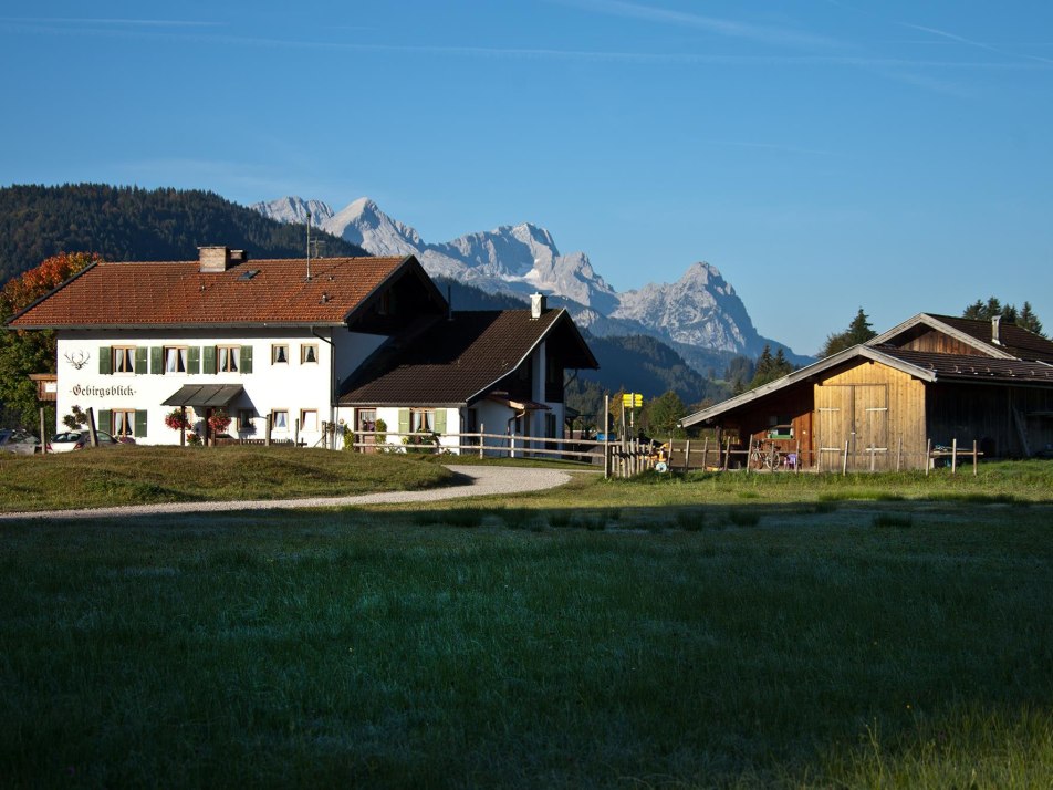 Gästehaus Gebirgsblick mit Zugspitze