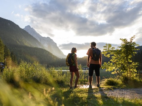 Eindrücke einer Wanderung am Lautersee bei Mittenwald, © Alpenwelt Karwendel | Wolfgang Ehn