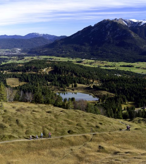 Wildensee vor Karwendelpanorama, Blick vom Kranzberg, © Alpenwelt Karwendel | Stefan Eisend 