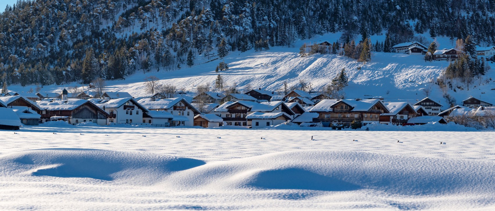 Blick über Wallgau zur Sonnleiten, © Alpenwelt Karwendel | Kriner & Weiermann, Martin Kriner