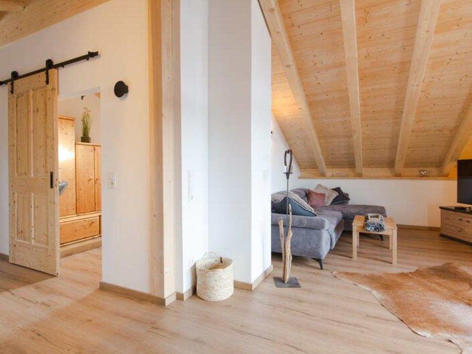 lb1EtAAygCQICPsKxNRt