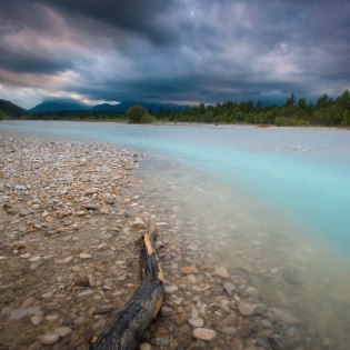 Die Isar ca. 15km nach Ihrem Ursprung bei Scharnitz, © Alpenwelt Karwendel | Maximilian Ziegler