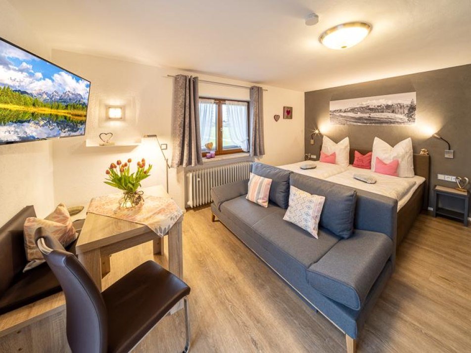 Elisabeth Gästezimmer mit Süd-West-Balkon u. Couch