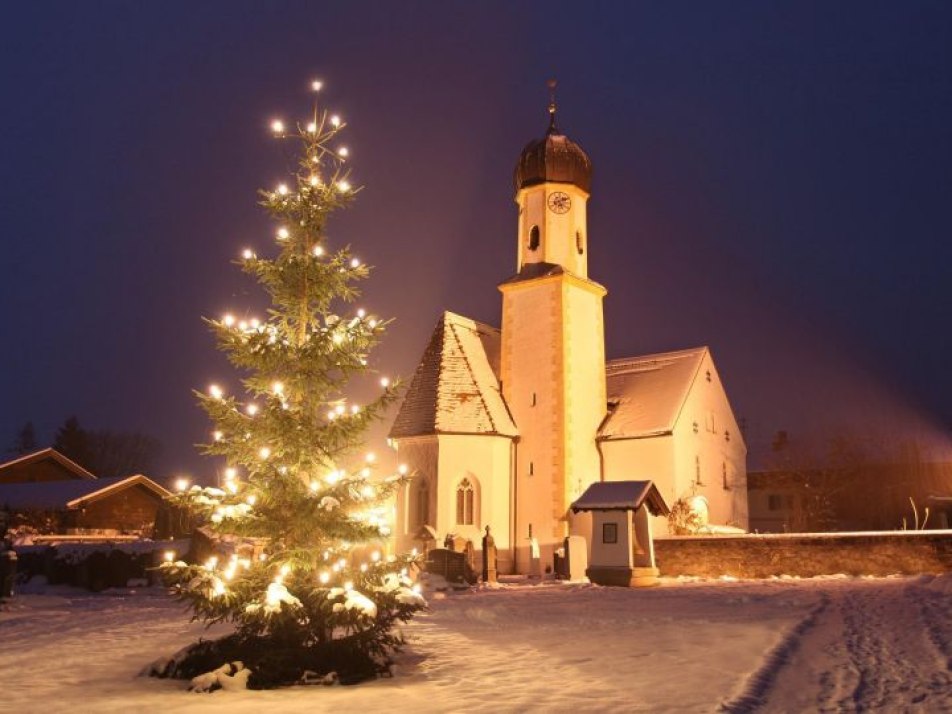 Hl. Engelamt in der Pfarrkirche St. Jakob, © Alpenwelt Karwendel | Christoph Schober Hl. Engelamt in der Pfarrkirche St. Jakob, © Alpenwelt Karwendel | Christoph Schober