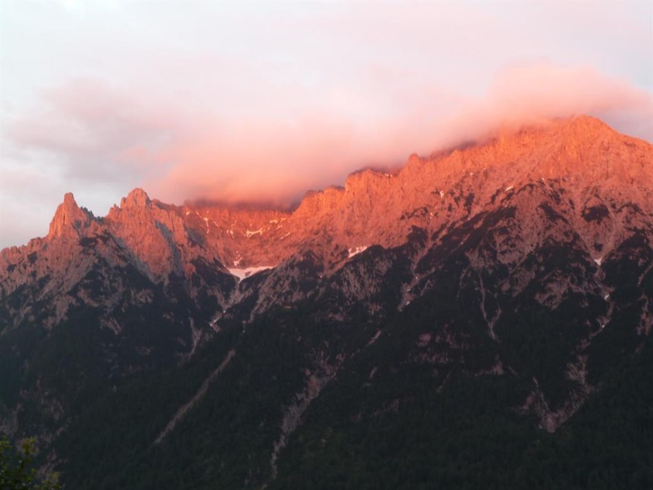 Blick von der Terrasse zum Karwendel