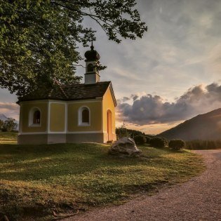 Chapel Maria Rast near Krün at the humpback meadows, © Alpenwelt Karwendel | Marcel Dominik