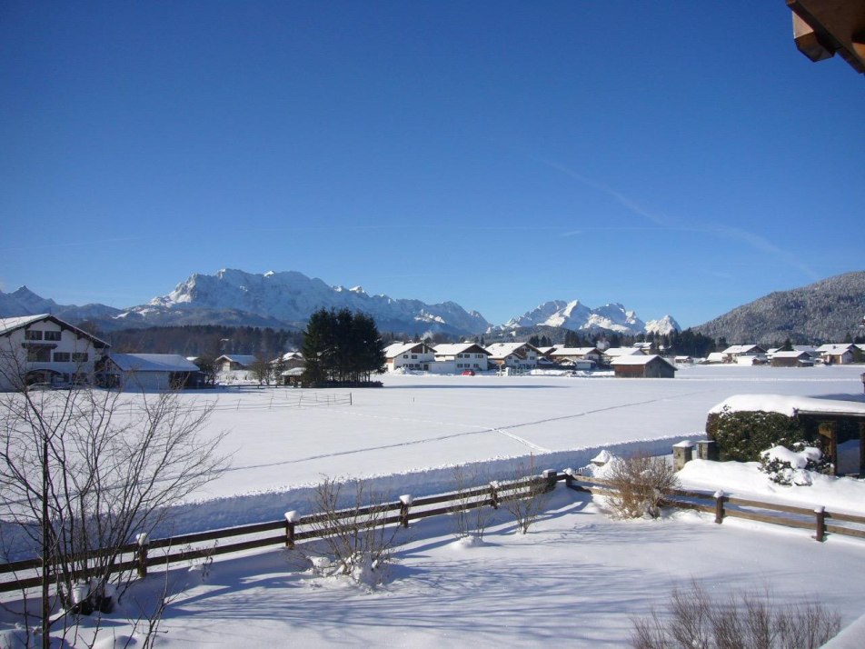 Winterpanorama Gästehaus Bayern, © Schmitt Krün