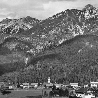 Ausblick auf das historische Krün , © Alpenwelt Karwendel | Reindl Franz-Paul